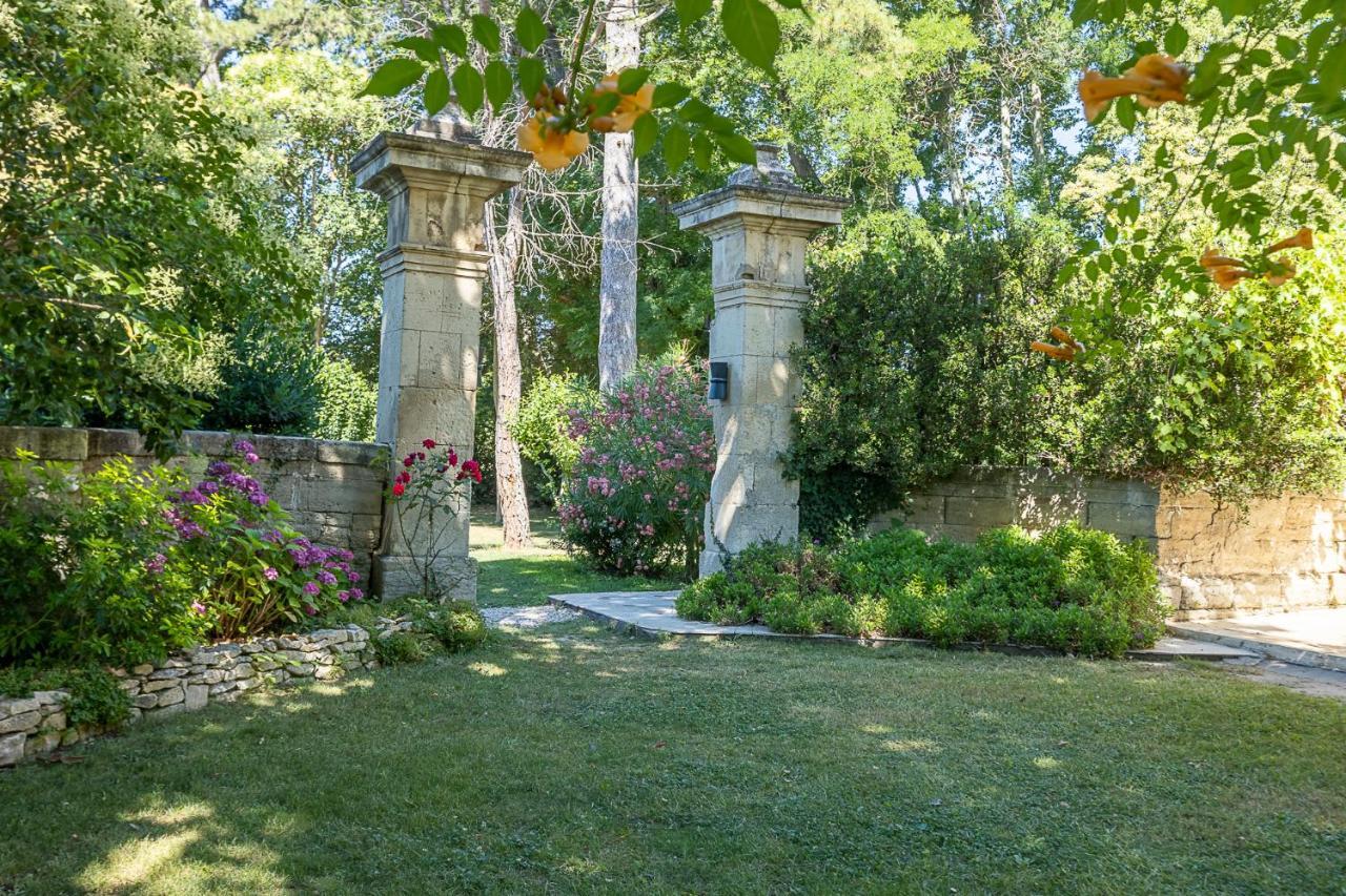 Mas De Capelou Bed & Breakfast Avignon Luaran gambar